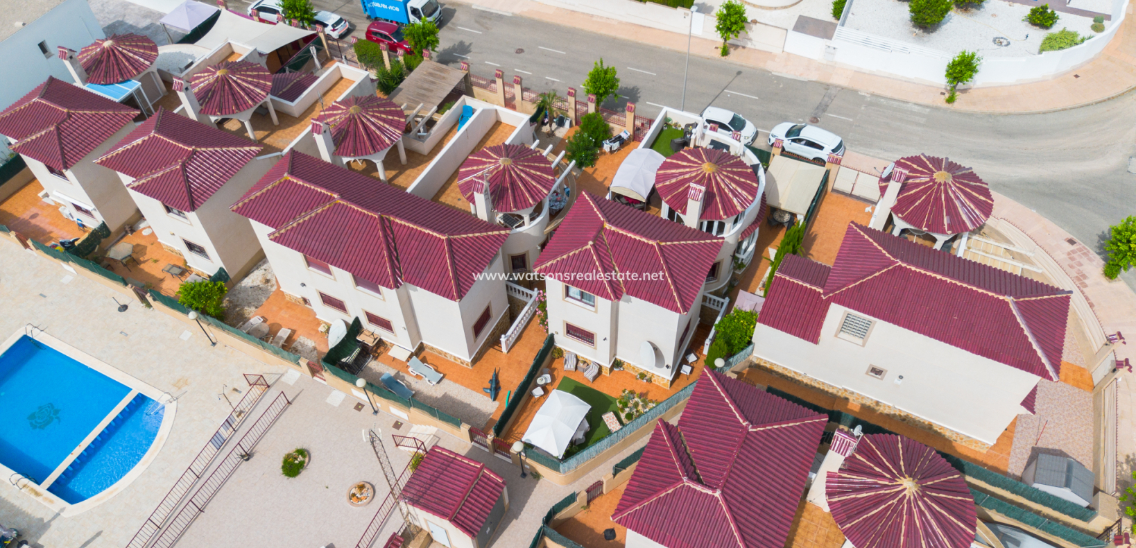 Revente - Maison Individuelle - Urb. La Marina