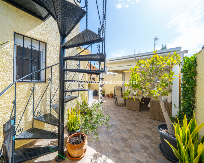 Revente - Maison Individuelle - Urb. La Marina