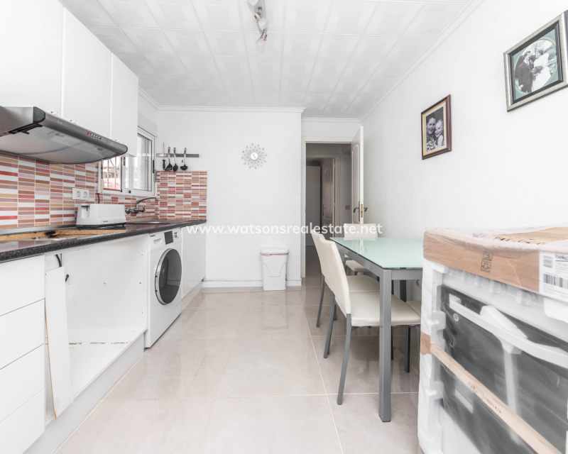 Revente - Rijhuis - Urb. La Marina