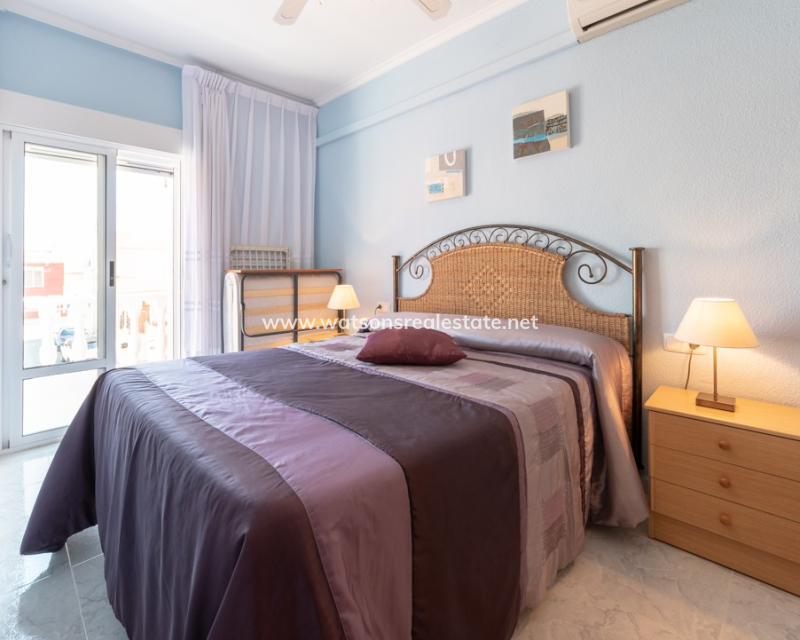 Revente - Rijhuis - Urb. La Marina