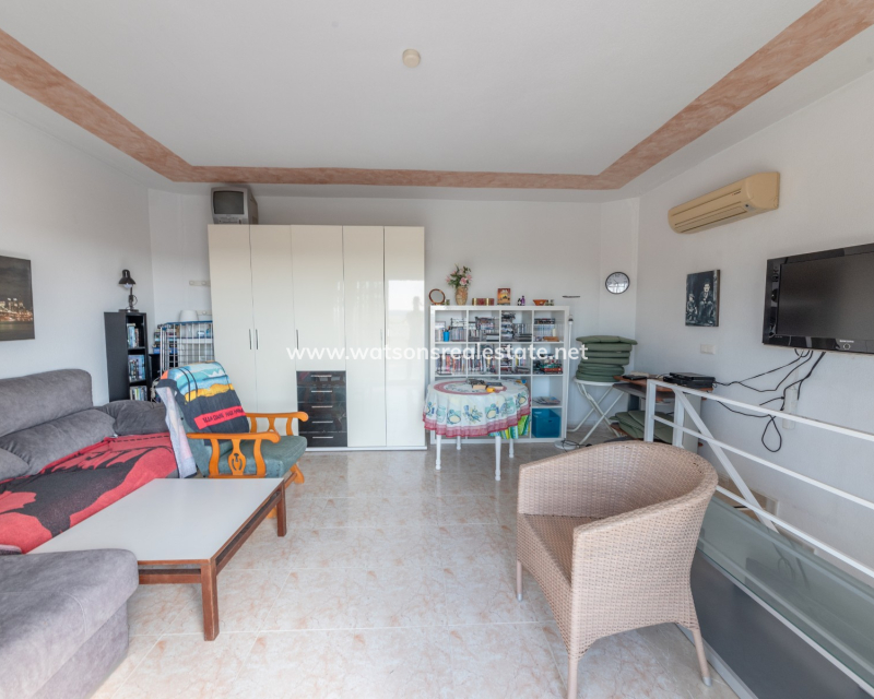 Revente - Rijhuis - Urb. La Marina