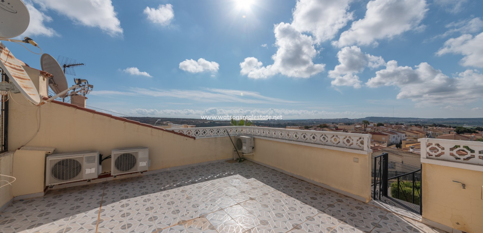 Revente - Rijhuis - Urb. La Marina