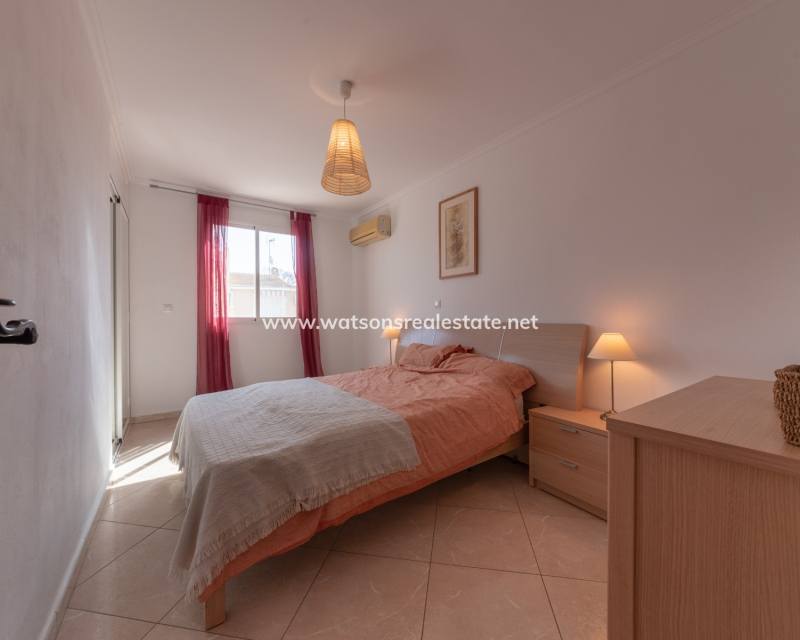 Revente - Rijhuis - Urb. La Marina