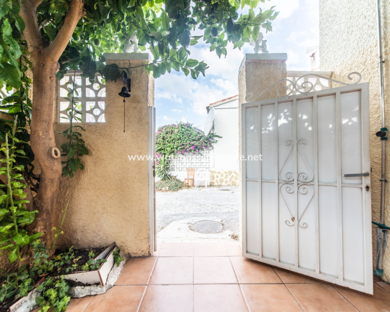 Revente - Rijhuis - Urb. La Marina