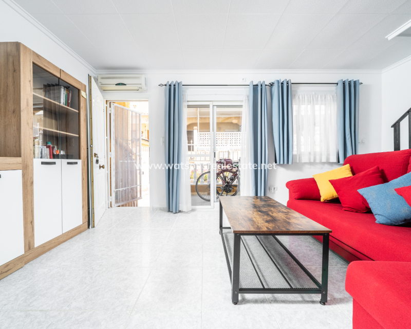 Revente - Rijhuis - Urb. La Marina