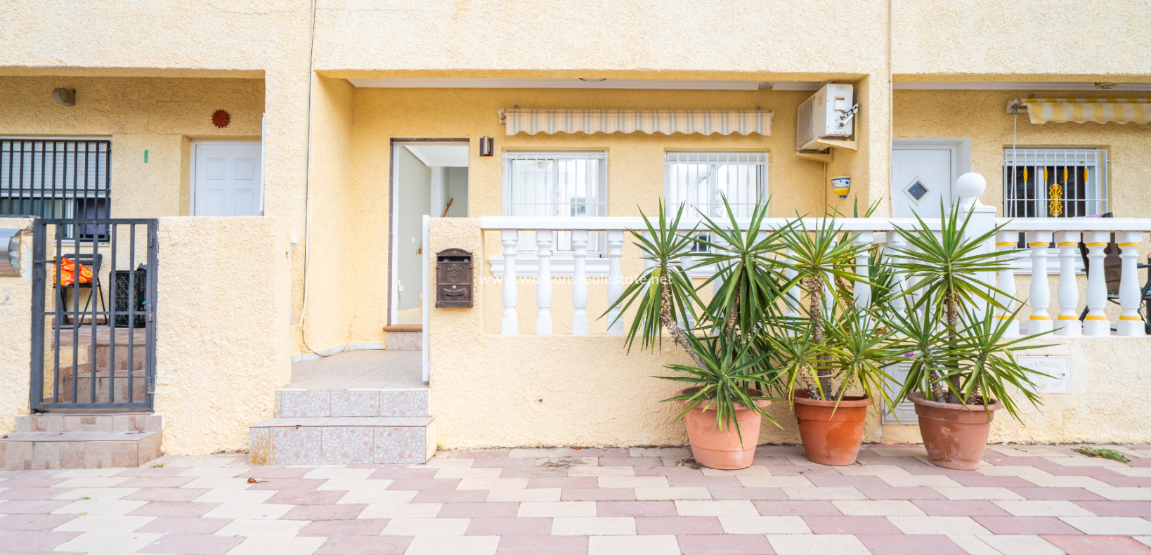 Revente - Rijhuis - Urb. La Marina