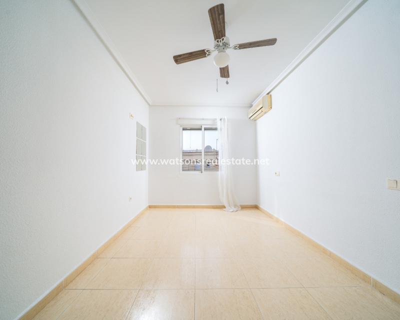 Revente - Rijhuis - Urb. La Marina