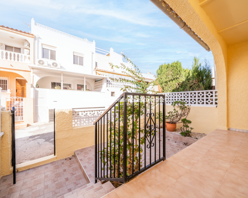 Revente - Rijhuis - Urb. La Marina