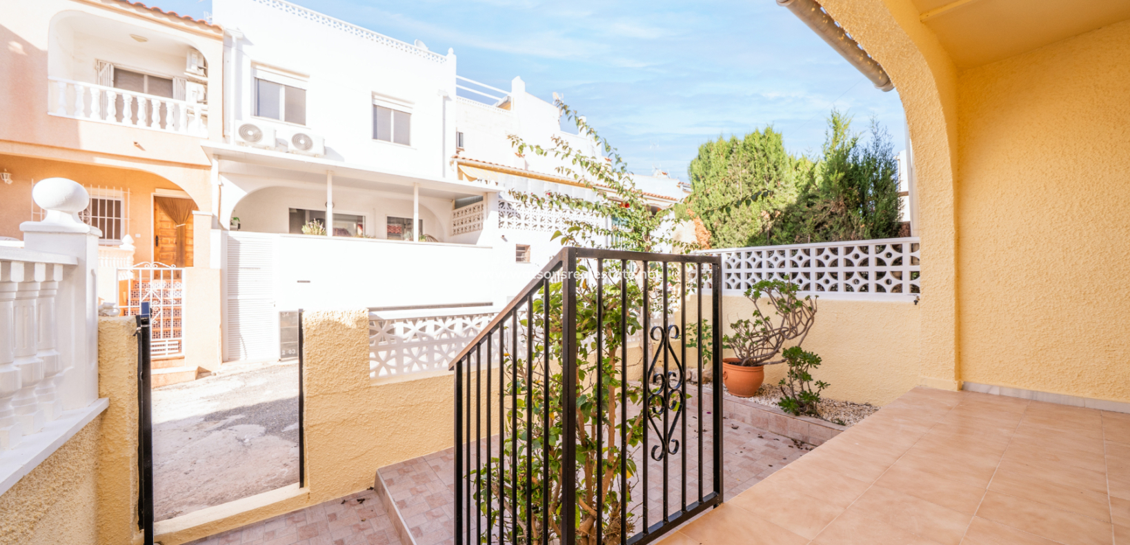 Revente - Rijhuis - Urb. La Marina