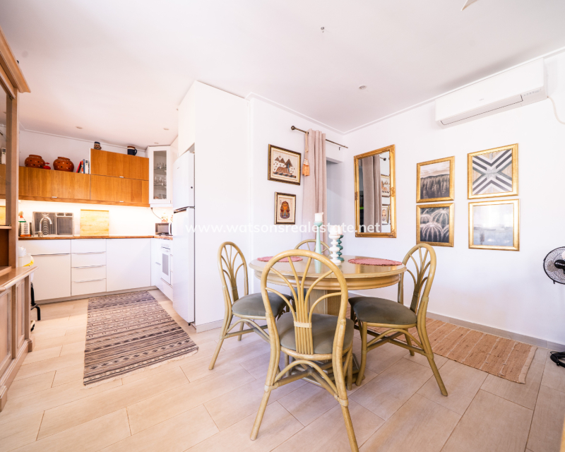 Revente - Rijhuis - Urb. La Marina