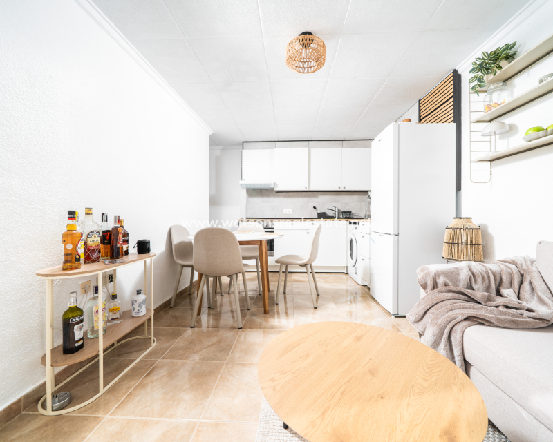 Revente - Rijhuis - Urb. La Marina