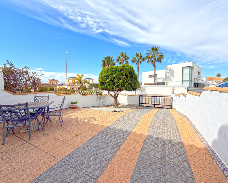 Revente - Rijhuis - Urb. La Marina