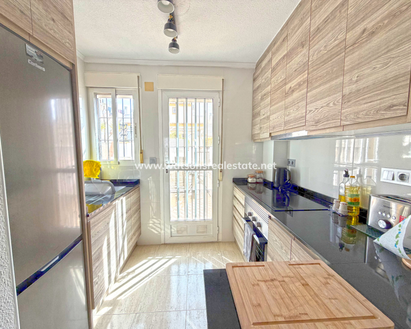 Revente - Rijhuis - Urb. La Marina