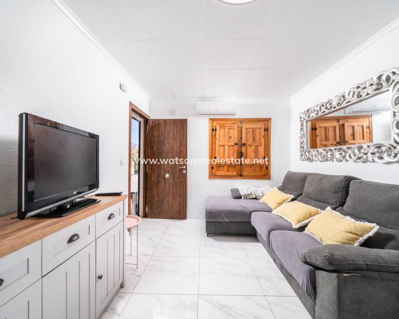 Revente - Rijhuis - Urb. La Marina