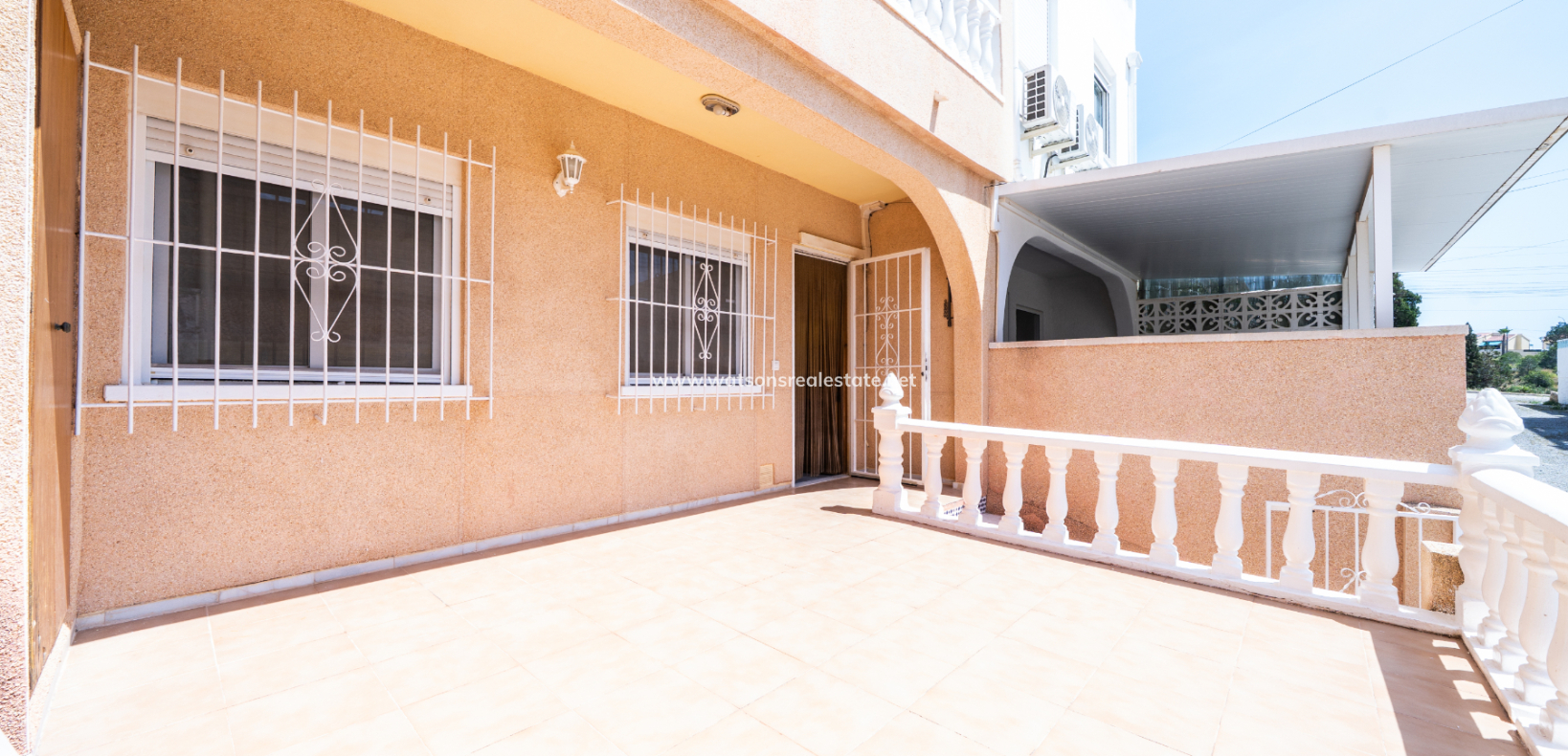 Revente - Rijhuis - Urb. La Marina