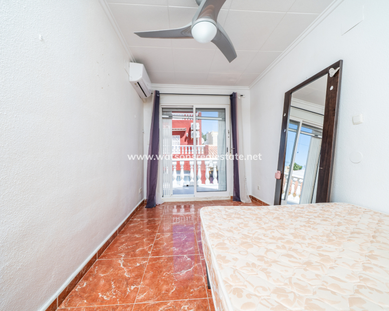 Revente - Rijhuis - Urb. La Marina