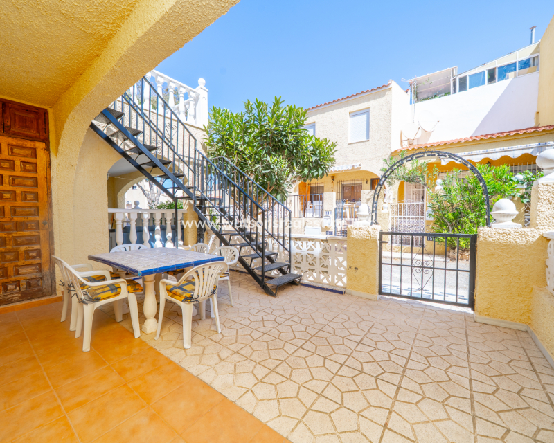 Revente - Rijhuis - Urb. La Marina