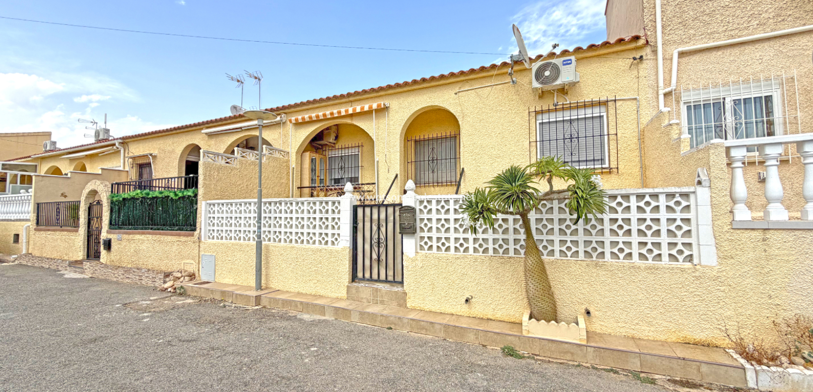 Revente - Rijhuis - Urb. La Marina
