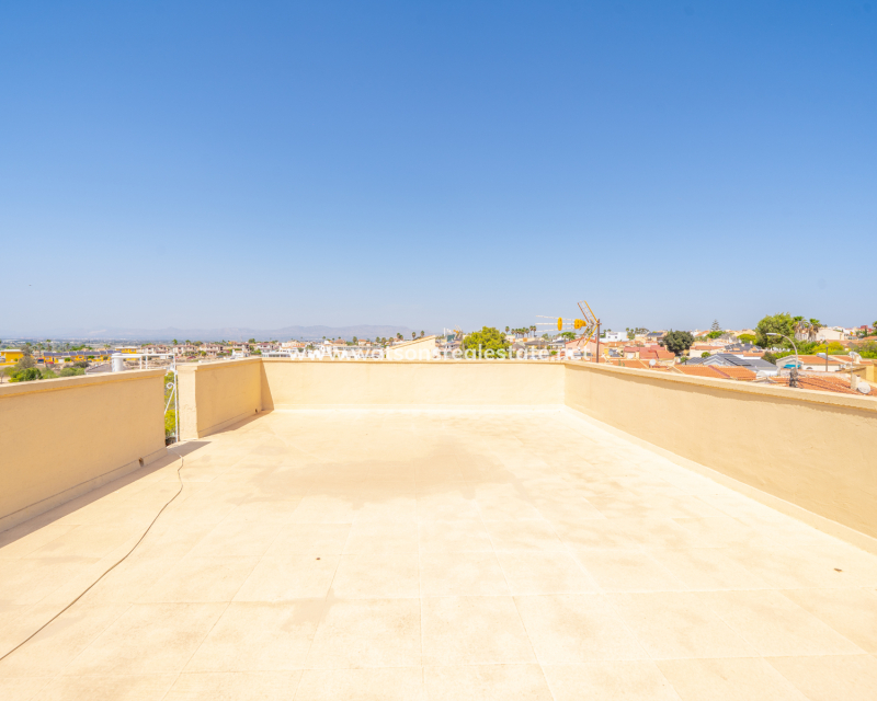 Revente - Rijhuis - Urb. La Marina