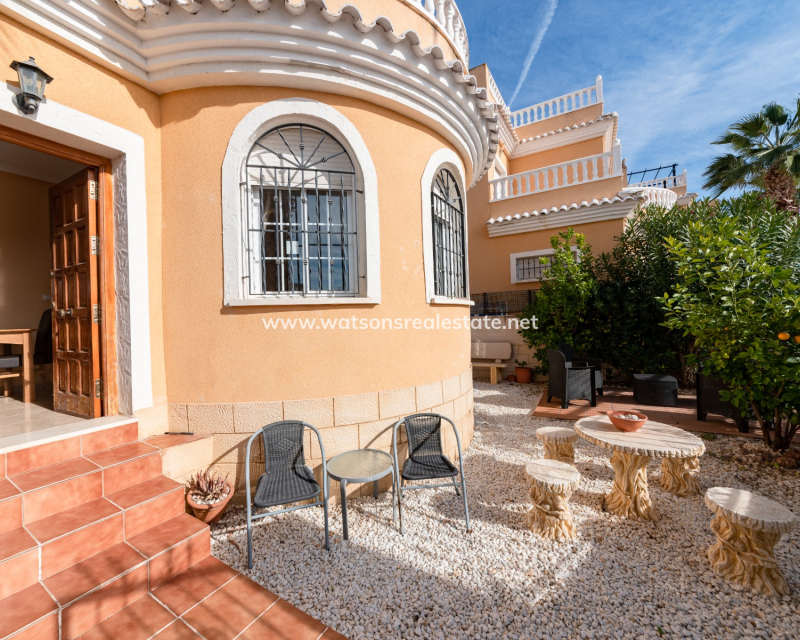 Revente - Vrijstaande Villa - Urb. El Oasis - La Marina