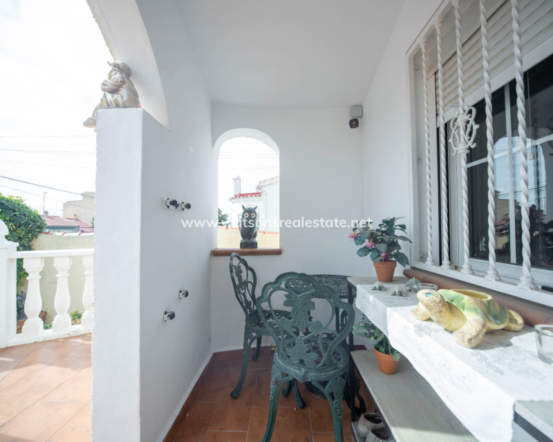 Revente - Vrijstaande Villa - Urb. La Marina