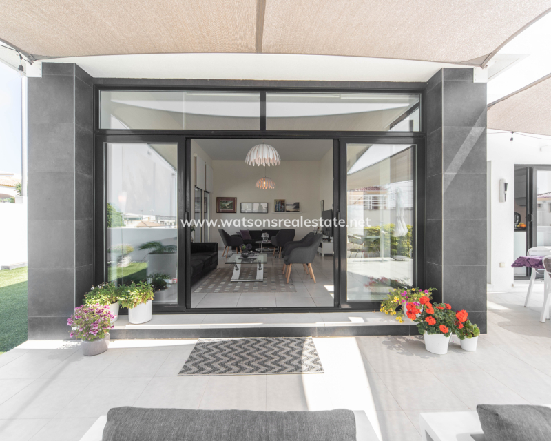 Revente - Vrijstaande Villa - Urb. La Marina