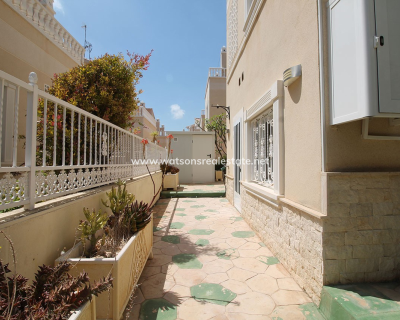 Revente - Vrijstaande Villa - Urb. La Marina
