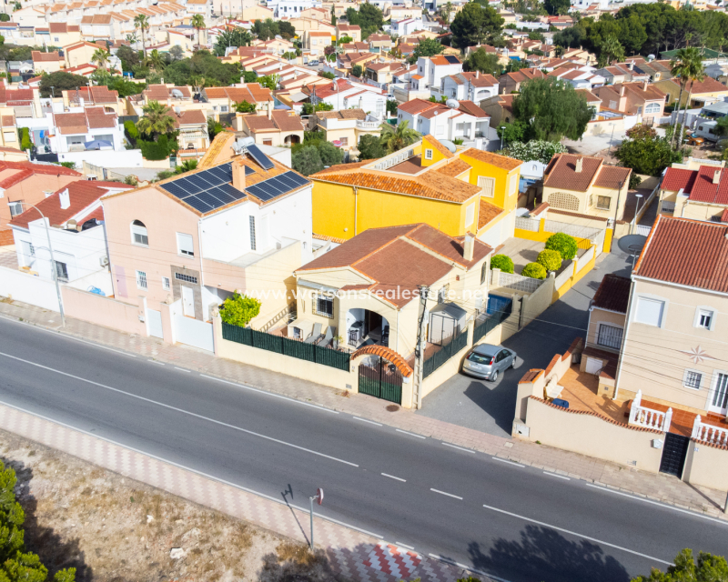Revente - Vrijstaande Villa - Urb. La Marina