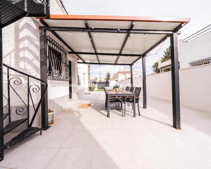 Revente - Vrijstaande Villa - Urb. La Marina