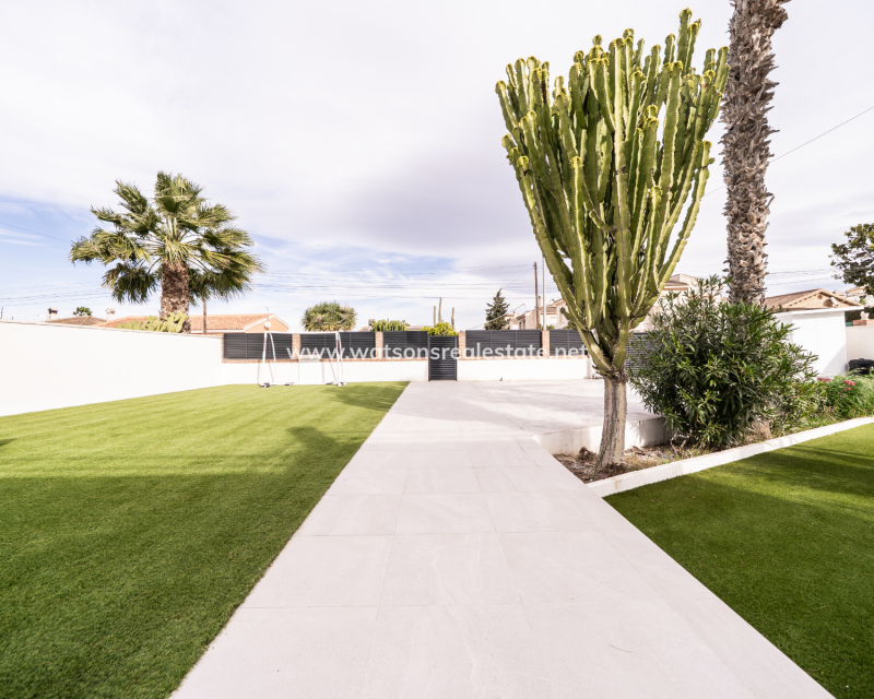 Revente - Vrijstaande Villa - Urb. La Marina