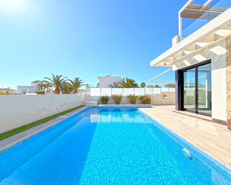 Revente - Vrijstaande Villa - Urb. La Marina