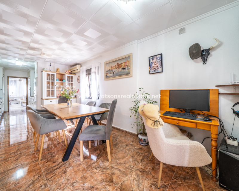 Revente - Vrijstaande Villa - Urb. La Marina