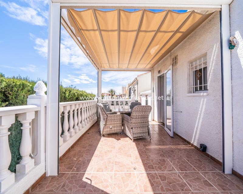 Revente - Vrijstaande Villa - Urb. La Marina