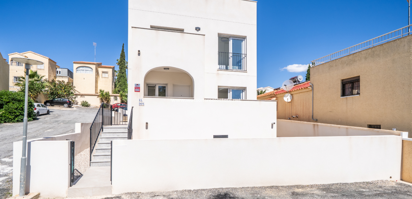 Revente - Vrijstaande Villa - Urb. La Marina