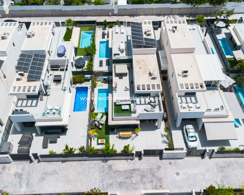 Revente - Vrijstaande Villa - Urb. La Marina
