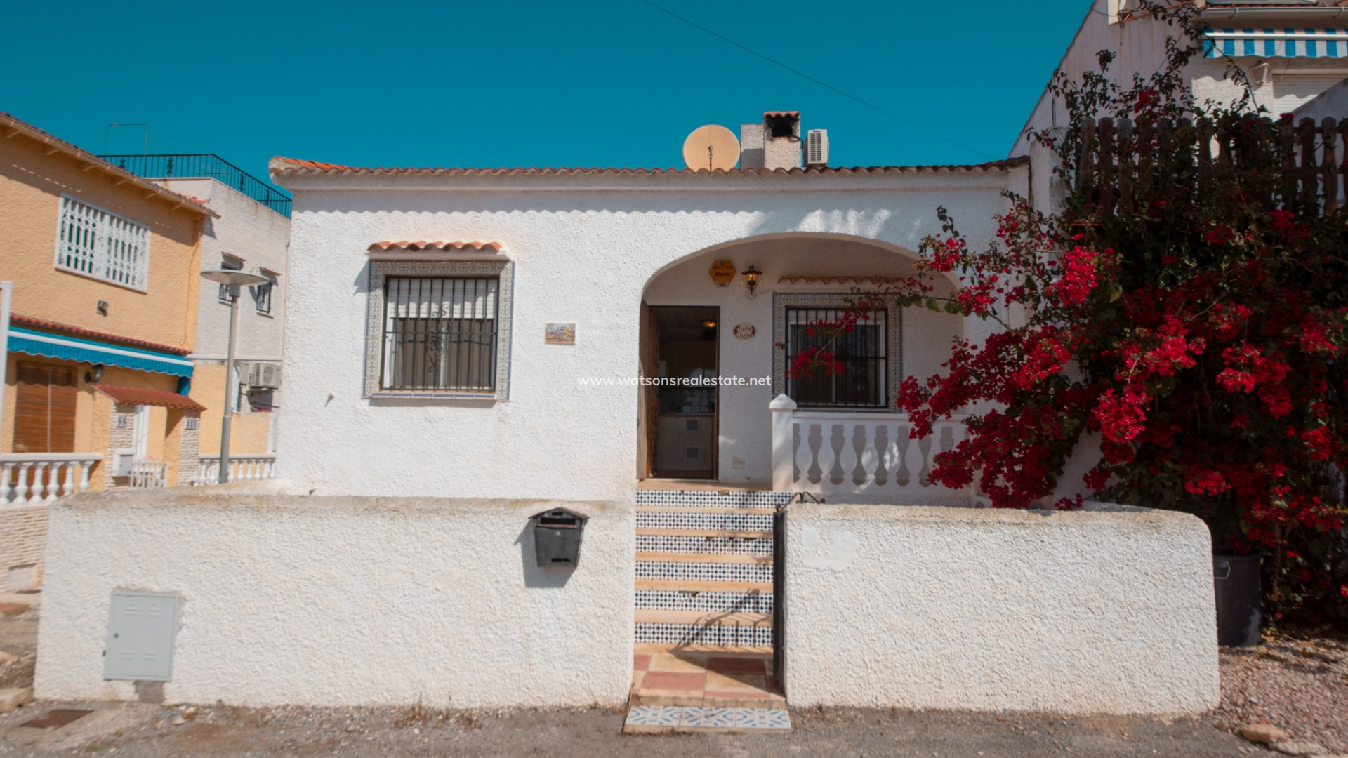 Rijhuis - Revente - Urb. La Marina - 4868