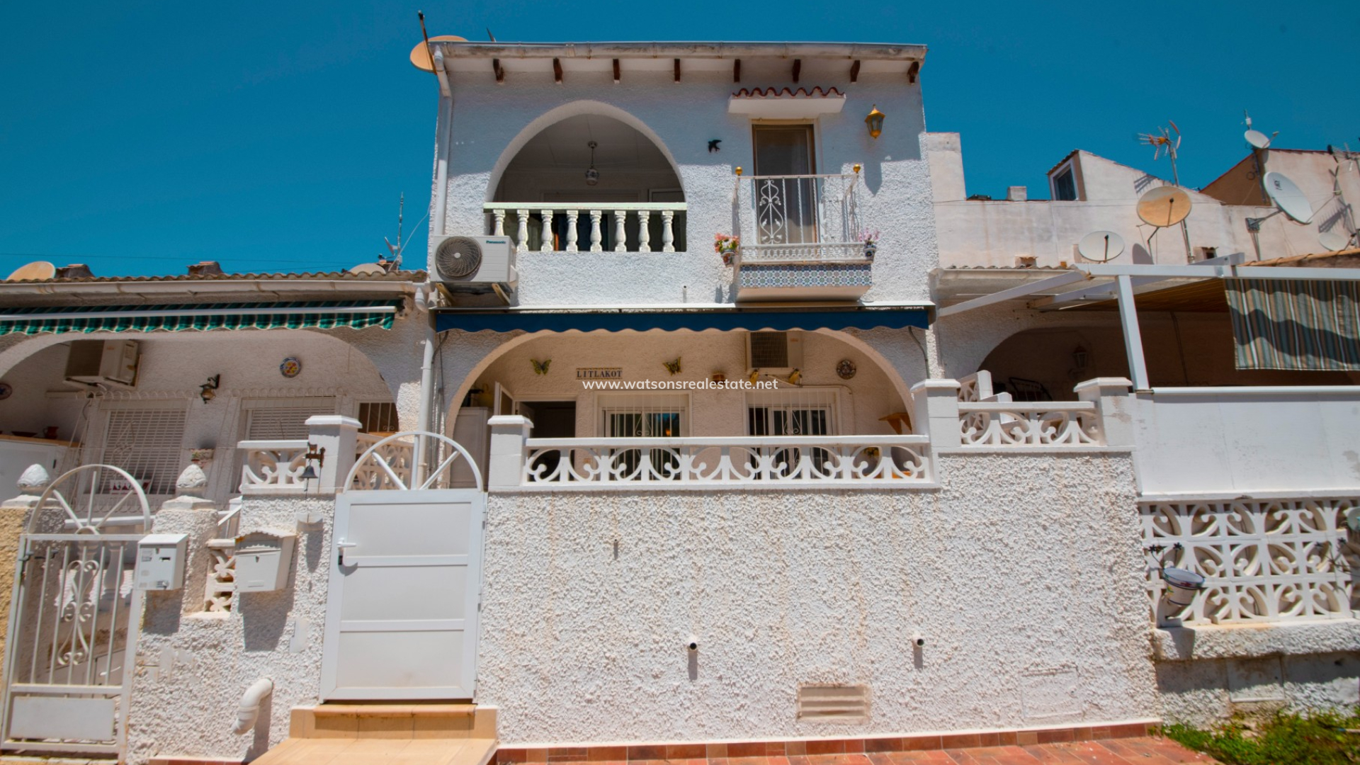 Rijhuis - Revente - Urb. La Marina - 4904