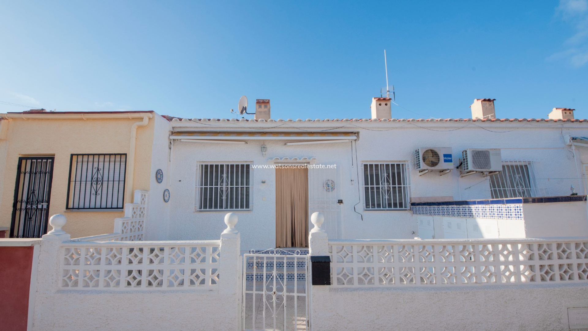 Rijhuis - Revente - Urb. La Marina - 5016