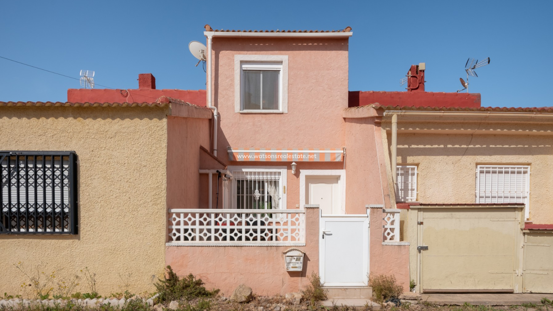 Rijhuis - Revente - Urb. La Marina - 5131