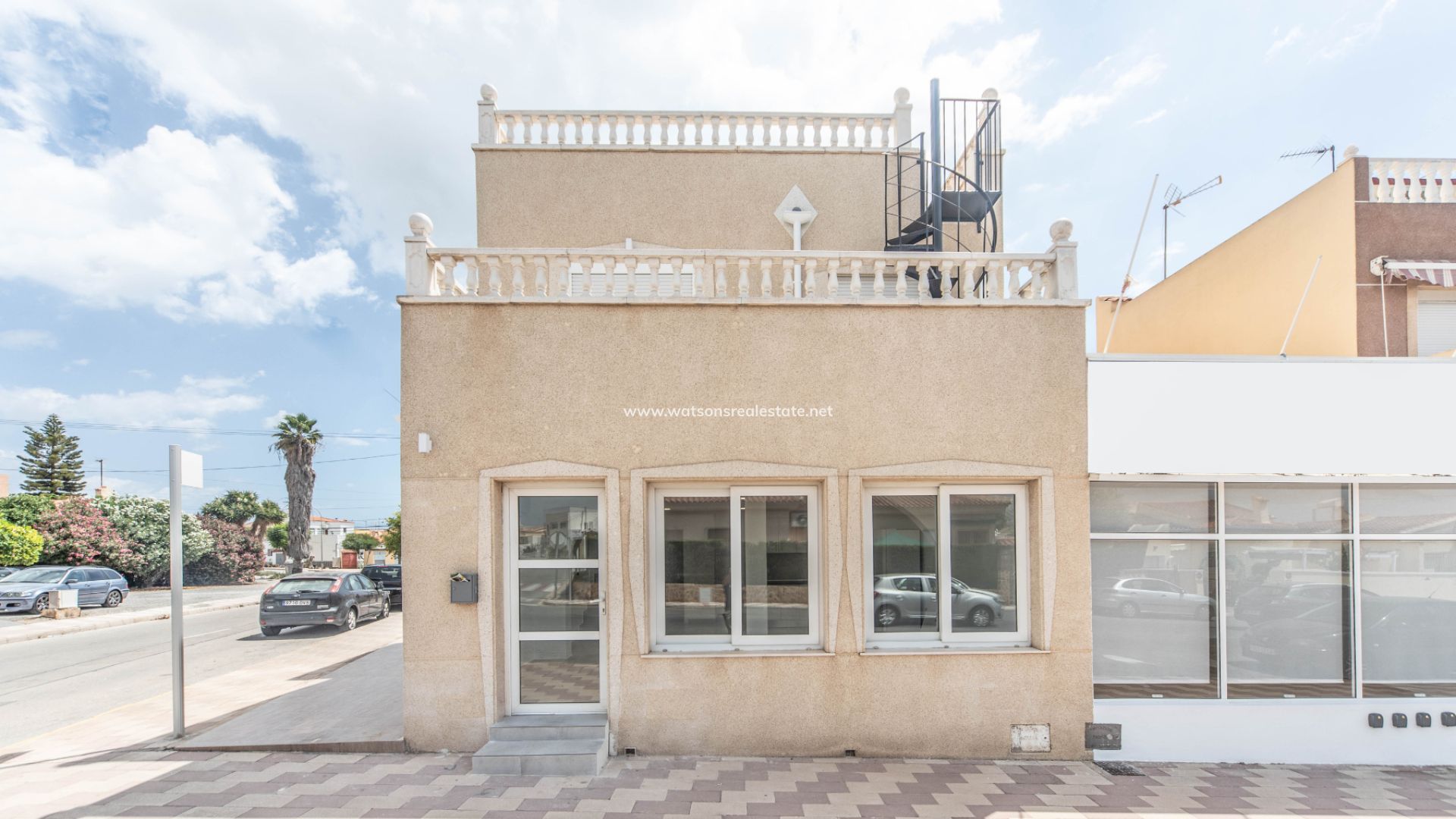 Rijhuis - Revente - Urb. La Marina - 5478