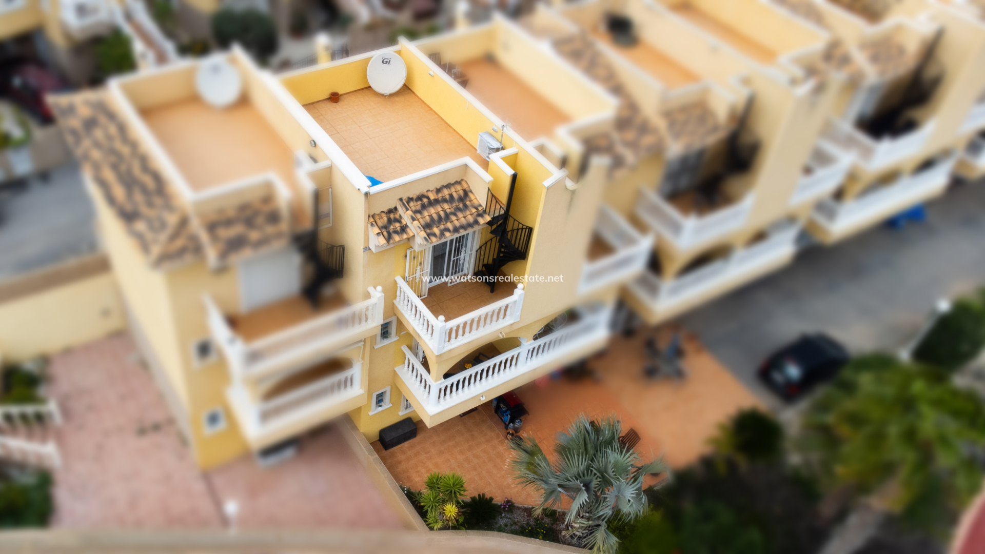 Rijhuis - Revente - Urb. La Marina - 5892