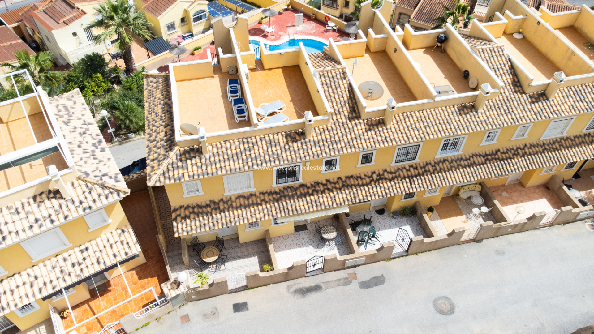 Rijhuis - Revente - Urb. La Marina - 5914