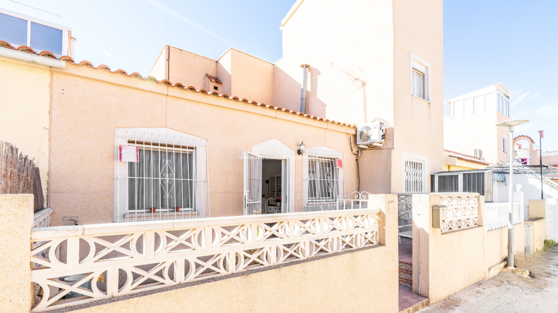 Rijhuis - Revente - Urb. La Marina - 5930