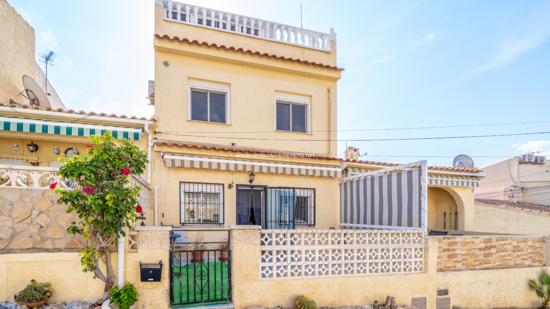 Rijhuis - Revente - Urb. La Marina - 6193