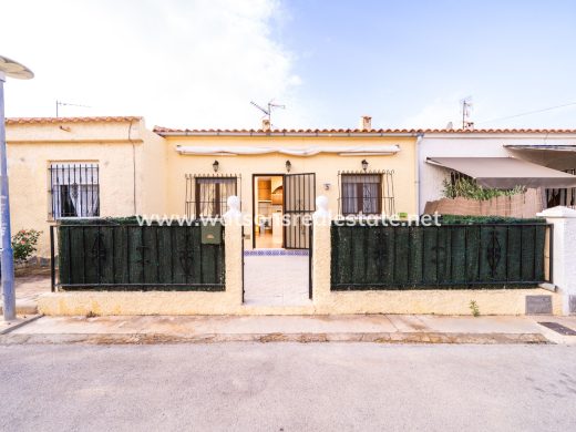 Rijhuis - Revente - Urb. La Marina - Urb. La Marina