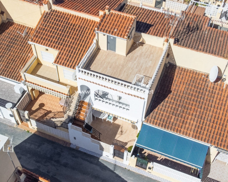 Rijtjeshuis te koop in Alicante