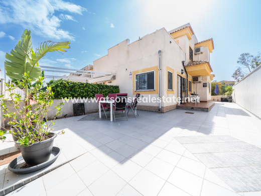 Semi-Detached - Resale - Urb. La Marina - Urb. La Marina