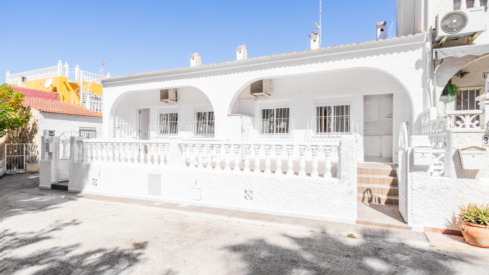 Terraced - Resale - Urb. La Marina - 5631