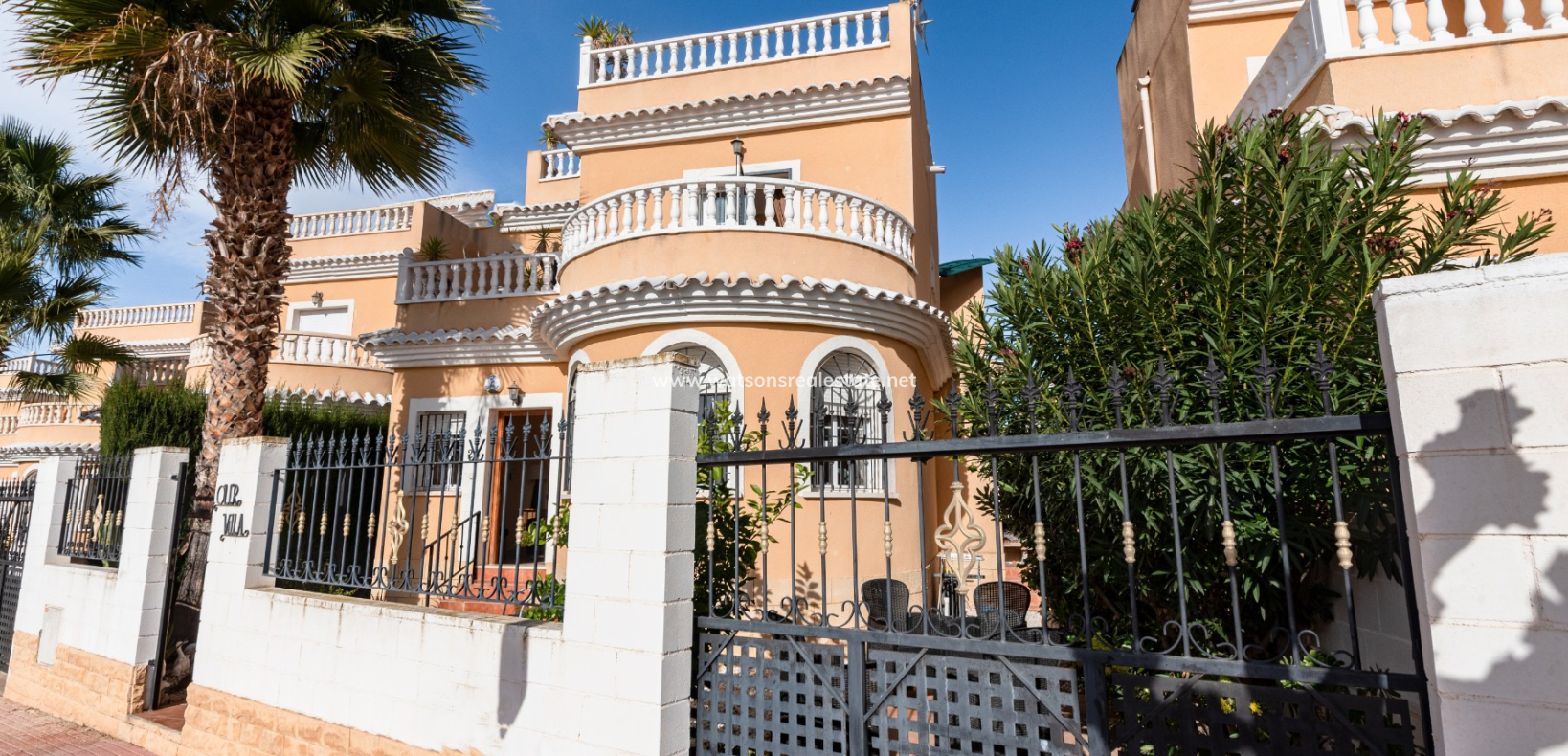 Venta - Chalet Independiente - Urb. El Oasis - La Marina