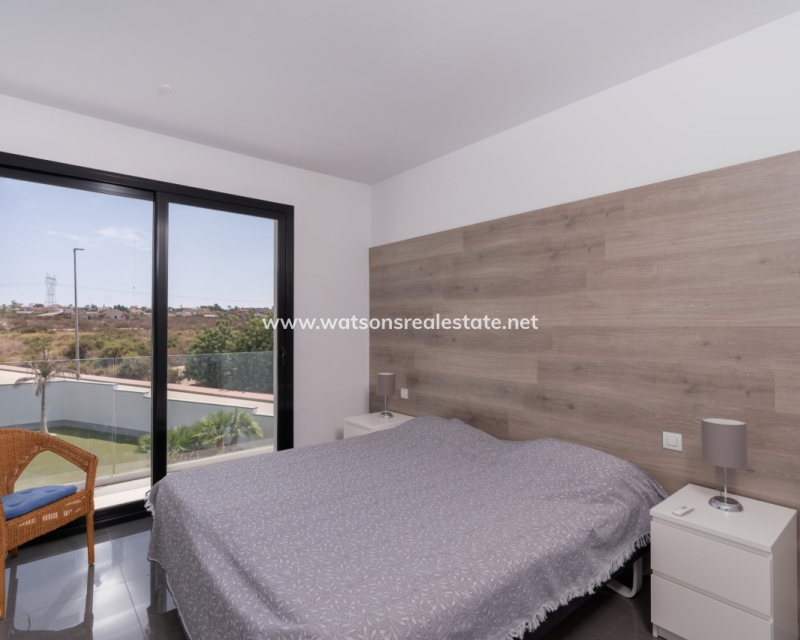 Venta - Chalet Independiente - Urb. El Oasis - La Marina